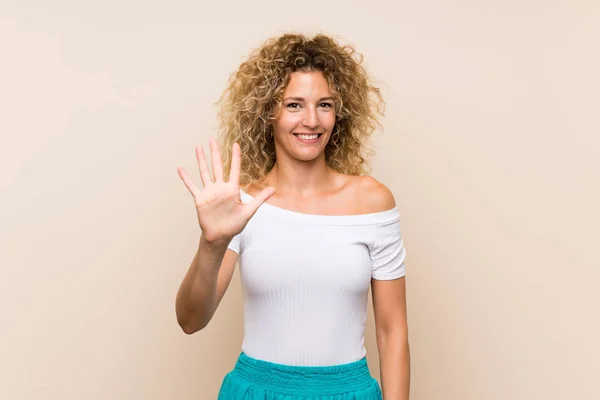 Young Blonde Woman Curly Hair Isolated Background Counting Five Fingers — 스톡 사진
