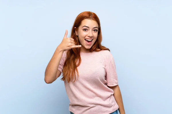 Teenager Redhead Girl Isolated Blue Background Making Phone Gesture Call — 스톡 사진