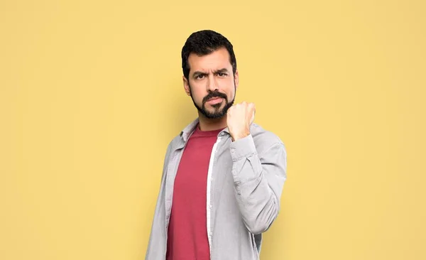 Handsome Man Beard Angry Gesture Isolated Yellow Background — 图库照片