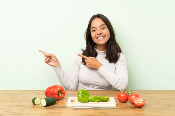 Young Brunette Woman Vegetables Pointing Finger Side — Stock Photo, Image