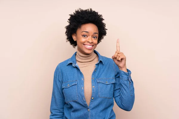 African American Woman Isolated Background Pointing Index Finger Great Idea — Stock Photo, Image