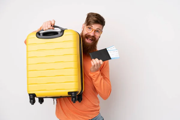 Roodharige Man Met Lange Baard Geïsoleerde Witte Achtergrond Vakantie Met — Stockfoto