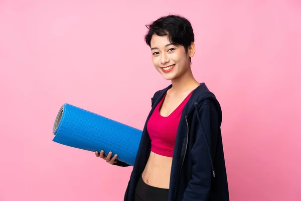 Giovane Sport Asiatico Donna Oltre Isolato Rosa Sfondo Con Mat — Foto Stock