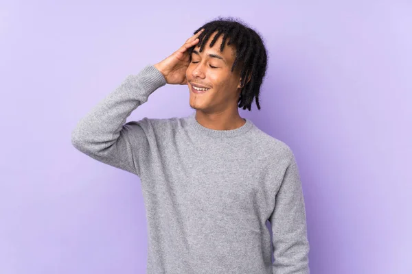 Young African American Man Isolated Purple Background Has Realized Something — Stock Photo, Image