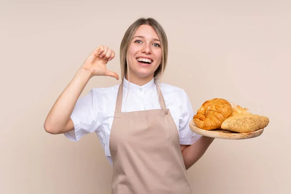 Young Blonde Girl Apron Female Baker Holding Table Several Breads — 스톡 사진