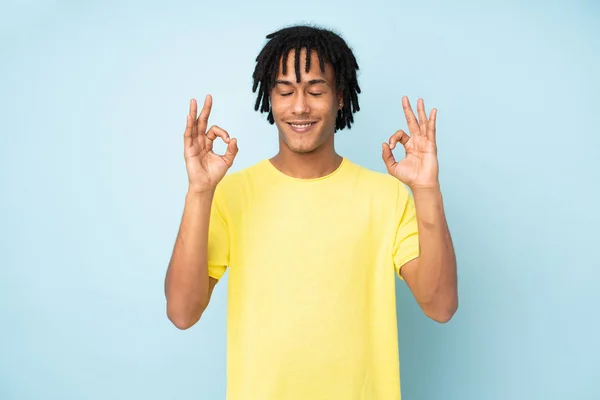 Young African American Man Isolated Blue Background Zen Pose — Stock Photo, Image