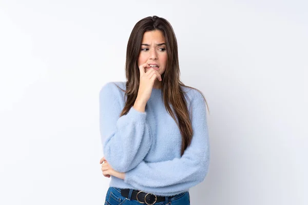 Adolescente Menina Sobre Isolado Fundo Branco Nervoso Assustado — Fotografia de Stock