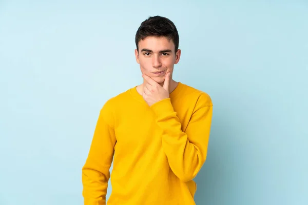 Teenager Caucasian Handsome Man Isolated Purple Background Thinking — Stock Photo, Image