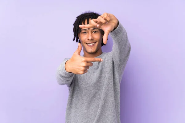 Young African American Man Isolated Purple Background Focusing Face Framing — Stock Photo, Image