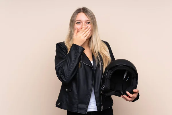 Mulher Loira Jovem Com Capacete Motocicleta Sobre Fundo Isolado Com — Fotografia de Stock