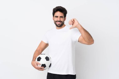 Sakallı, yakışıklı, soyutlanmış, beyaz bir geçmişi olan, futbol topuyla gurur duyan genç bir adam.