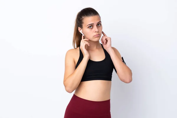 Adolescente Menina Esporte Sobre Isolado Fundo Branco Ouvir Música Olhando — Fotografia de Stock