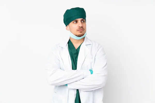 Chirurg Groen Uniform Geïsoleerd Geïsoleerde Witte Achtergrond Portret — Stockfoto