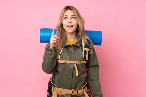 Adolescente Rusa Montañista Chica Con Una Gran Mochila Aislada Sobre —  Fotos de Stock