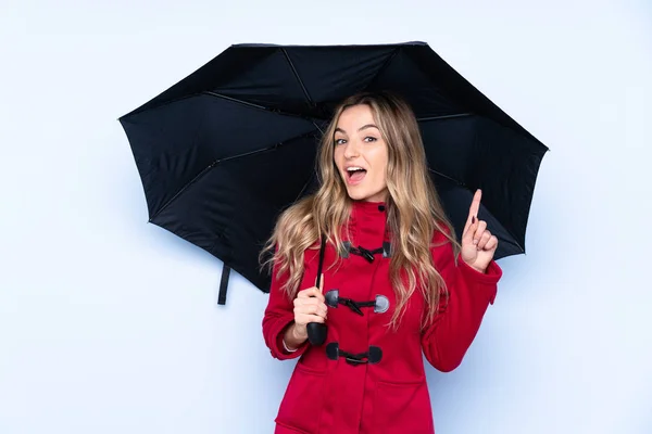 Jeune Femme Avec Manteau Hiver Tenant Parapluie Pointant Vers Haut — Photo