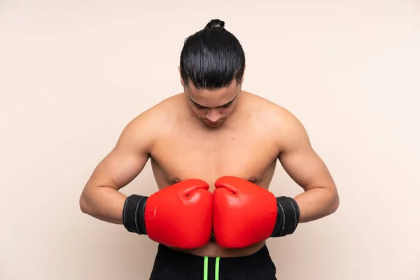 Asiatico Sport Uomo Isolato Beige Sfondo Con Boxe Guanti — Foto Stock