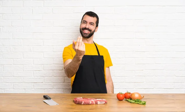 Chef Holding Cuisine Inviting Come Hand Happy You Came — Stock Photo, Image