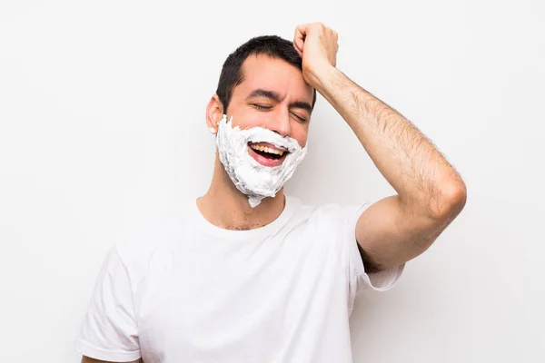 Homem Barbeando Sua Barba Sobre Fundo Branco Isolado Percebeu Algo — Fotografia de Stock