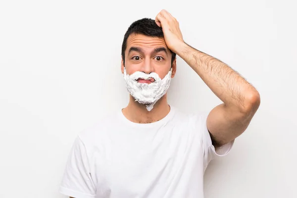 Homme Rasant Barbe Sur Fond Blanc Isolé Avec Une Expression — Photo