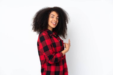 Tecrit edilmiş geçmişi olan genç Afrikalı Amerikalı kadın