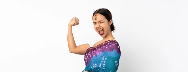 Junge Indische Frau Isoliert Auf Weißem Hintergrund Macht Starke Geste — Stockfoto