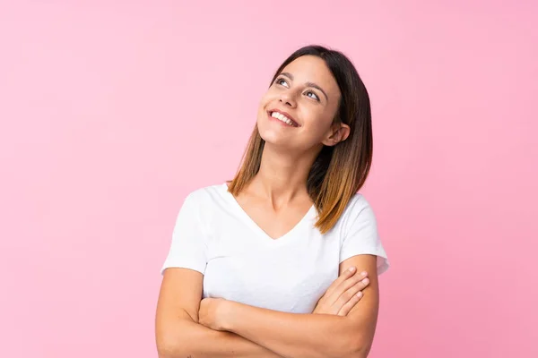 Young Woman Isolated Pink Background Looking While Smiling — Stock Photo, Image