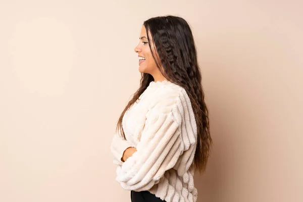 Mujer Joven Sobre Fondo Aislado Posición Lateral —  Fotos de Stock