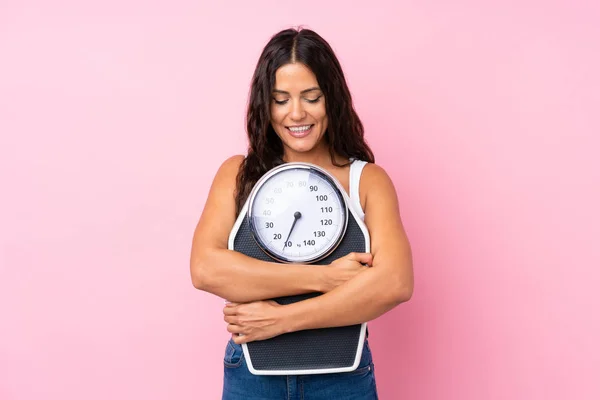 Young Woman Isolated Pink Background Weighing Machine — Stock Photo, Image
