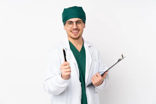 Cirujano Uniforme Verde Aislado Sobre Fondo Blanco Aislado — Foto de Stock