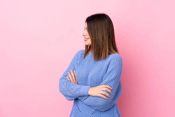 Junge Frau Mit Blauem Pullover Über Isoliertem Rosa Hintergrund Der — Stockfoto