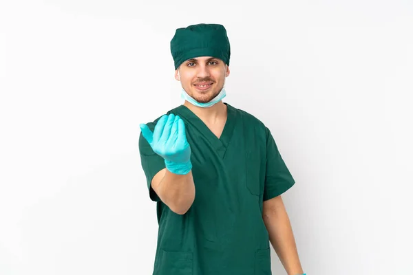 Chirurg Groen Uniform Geïsoleerd Geïsoleerde Witte Achtergrond Uitnodigen Komen Met — Stockfoto