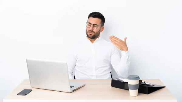 Joven Empresario Lugar Trabajo Con Expresión Cansada Enferma —  Fotos de Stock