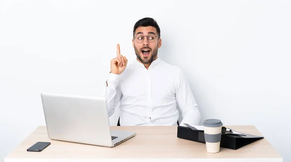 Young Businessman Workplace Intending Realizes Solution While Lifting Finger — Stock Photo, Image