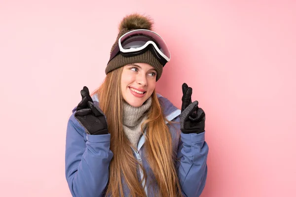 Skier Adolescente Avec Des Lunettes Snowboard Sur Fond Rose Isolé — Photo