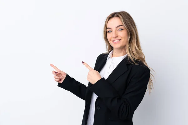 Ung Affärskvinna Över Isolerat Vit Bakgrund Som Pekar Fingrar Till — Stockfoto