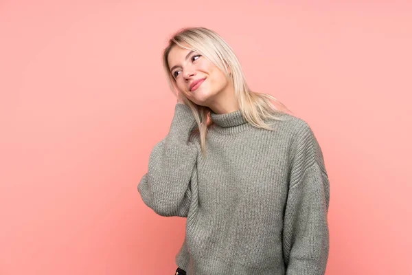 Joven Rubia Rusa Sobre Fondo Rosa Aislado Pensando Una Idea —  Fotos de Stock