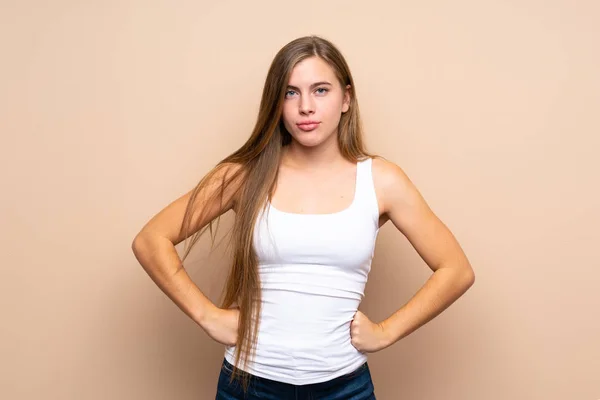 Teenager Blondýny Dívka Přes Izolované Pozadí Naštvaný — Stock fotografie