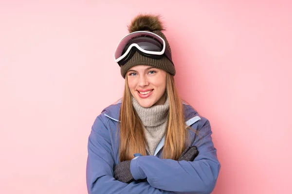 Esquiador Adolescente Con Gafas Snowboard Sobre Fondo Rosa Aislado Riendo —  Fotos de Stock
