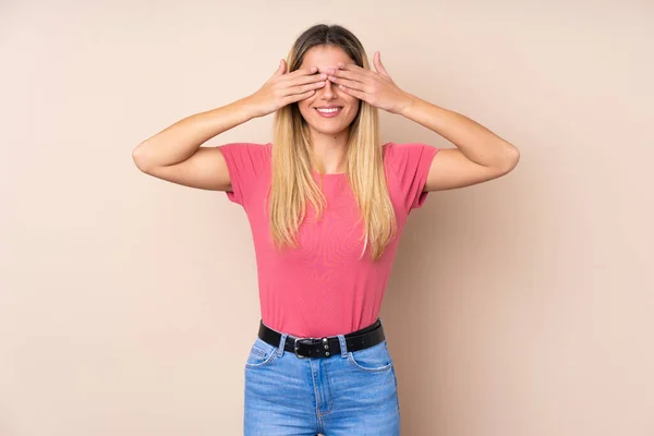 Young Uruguayan Woman Isolated Background Covering Eyes Hands — Stock Photo, Image