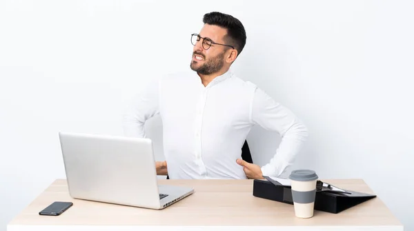 Jovem Empresário Local Trabalho Que Sofre Dor Nas Costas Por — Fotografia de Stock