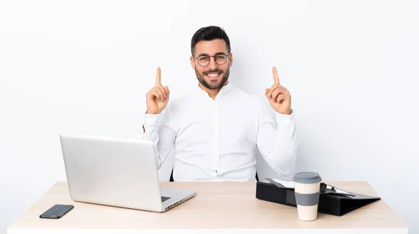 Young Businessman Workplace Pointing Great Idea — Stock Photo, Image