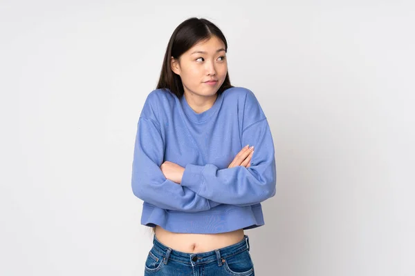Jonge Aziatische Vrouw Geïsoleerd Achtergrond Het Maken Van Twijfels Gebaar — Stockfoto