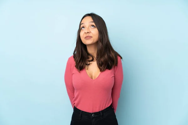 Young Mixed Race Woman Isolated Blue Background Looking — Stock Photo, Image