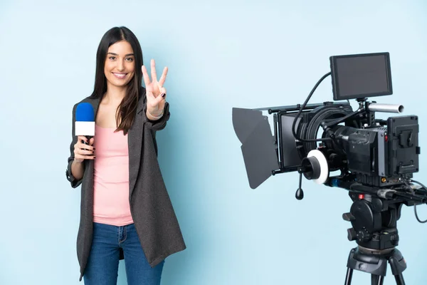 Reporter Woman Holding Microphone Reporting News Isolated Blue Background Happy — Stock Photo, Image