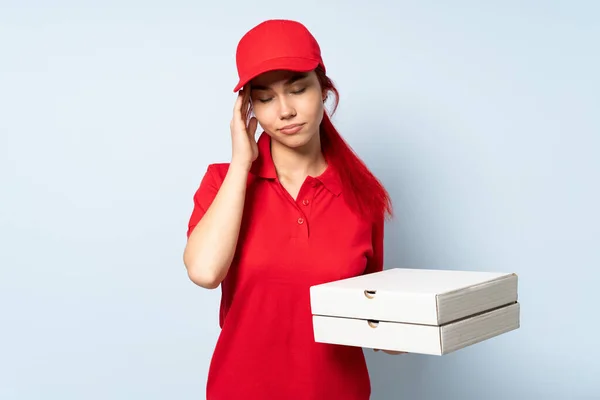 Pizza Entrega Menina Segurando Uma Pizza Sobre Fundo Isolado Com — Fotografia de Stock