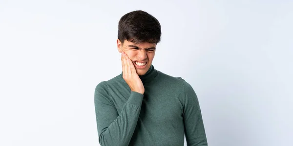 Stilig Man Över Isolerad Blå Bakgrund Med Tandvärk — Stockfoto