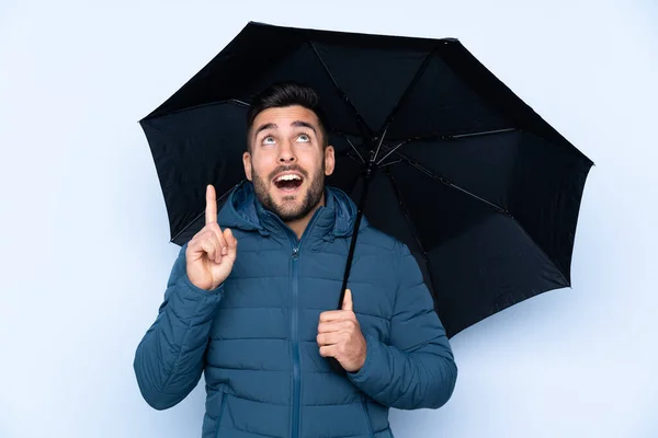 Mężczyzna Trzymający Parasol Nad Odosobnionym Tłem Chcący Urzeczywistnić Rozwiązanie Podnosząc — Zdjęcie stockowe