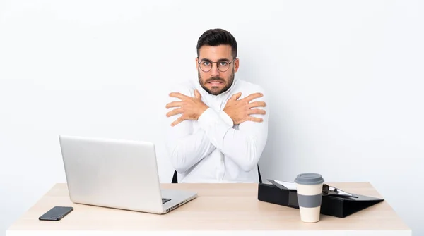 Jovem Empresário Local Trabalho Congelamento — Fotografia de Stock