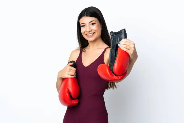 Junge Sportlerin Vor Isoliertem Weißen Hintergrund Mit Boxhandschuhen — Stockfoto