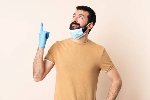 Uomo Caucasico Con Barba Che Protegge Dal Coronavirus Con Una — Foto Stock